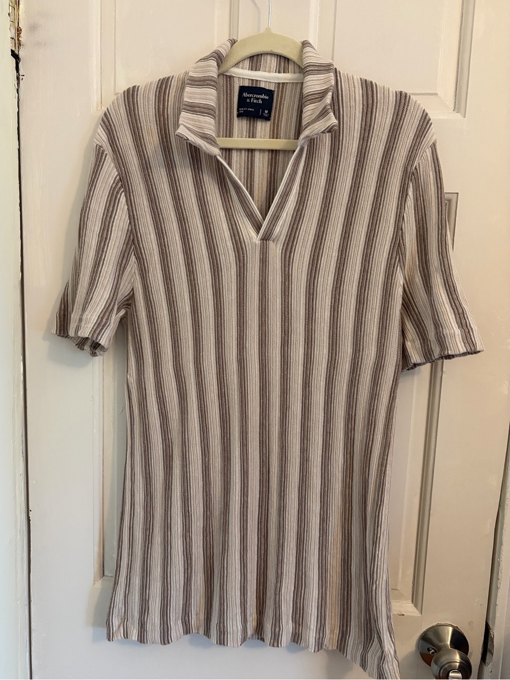 Abercrombie & Fitch Johnny collar knit sweater polo size Medium tan striped